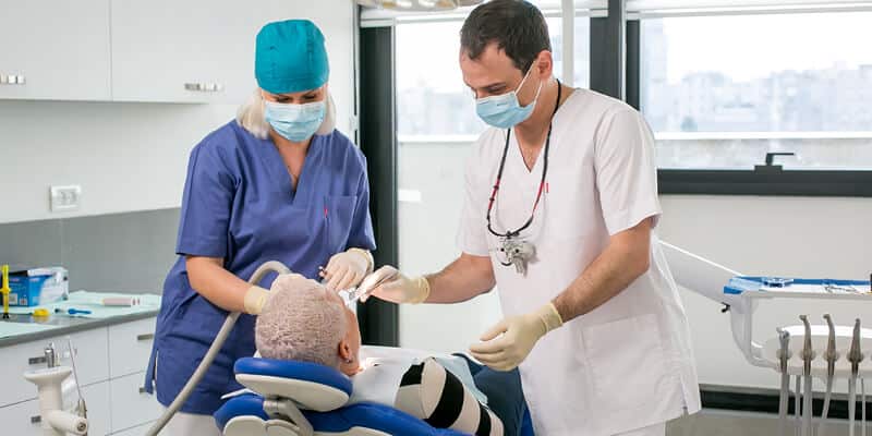 השתלת שיניים ביום אחד