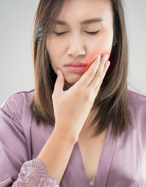 נפיחות לאחר השתלת שיניים