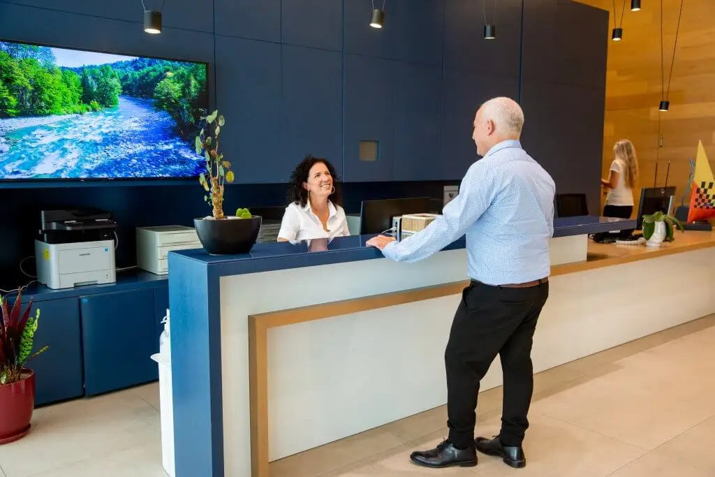 השתלות שיניים - ד