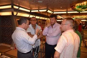 В конце лекции доктор Блан ответил на вопросы врачей