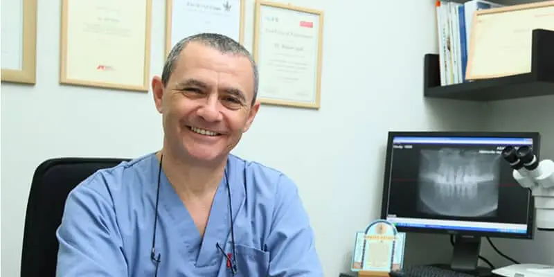 כאבי חניכיים כרוניים עלולים להוביל להשתלת שיניים - ד"ר יגאל בלן